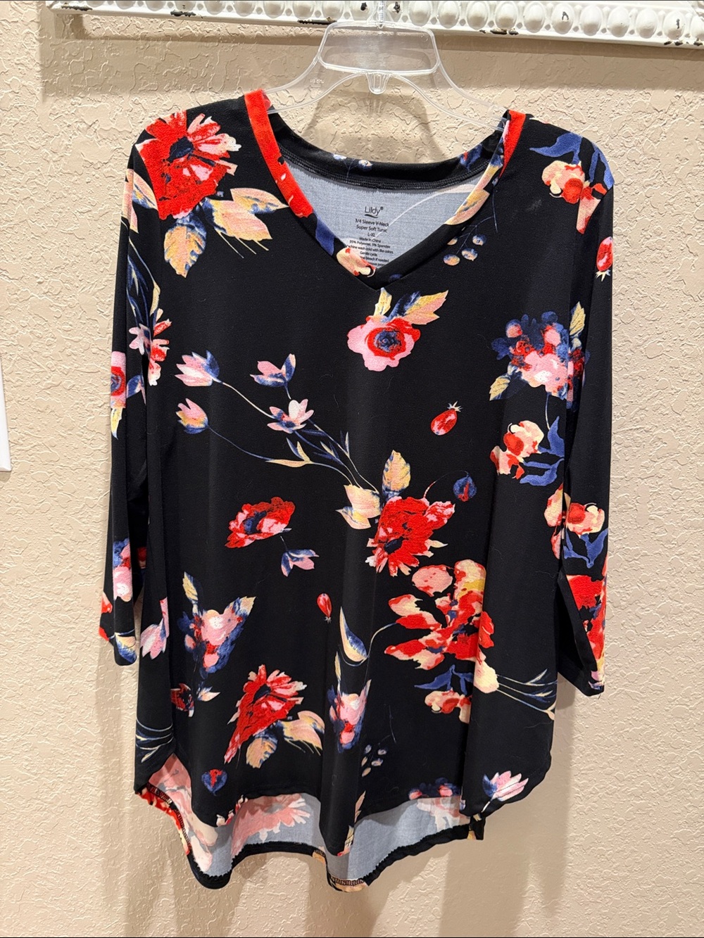 Lily Floral V-Neck Long Sleeve Top - Black